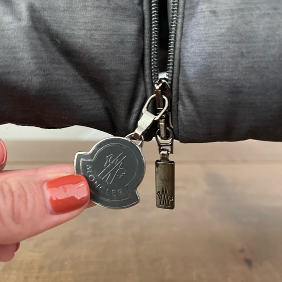 Size XS(0) Moncler down jacket.Small tear on right arm. Smoke & pet free home. - Picture 4 of 9